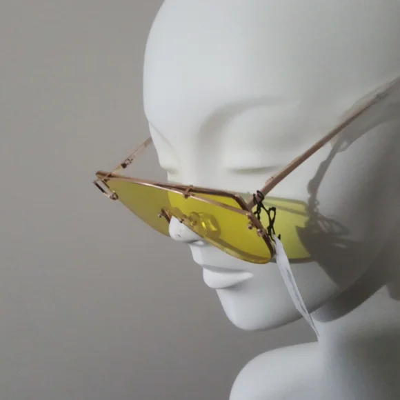 Goldtone rimmed yellow lens sunglasses nwt - Picture 2 of 6